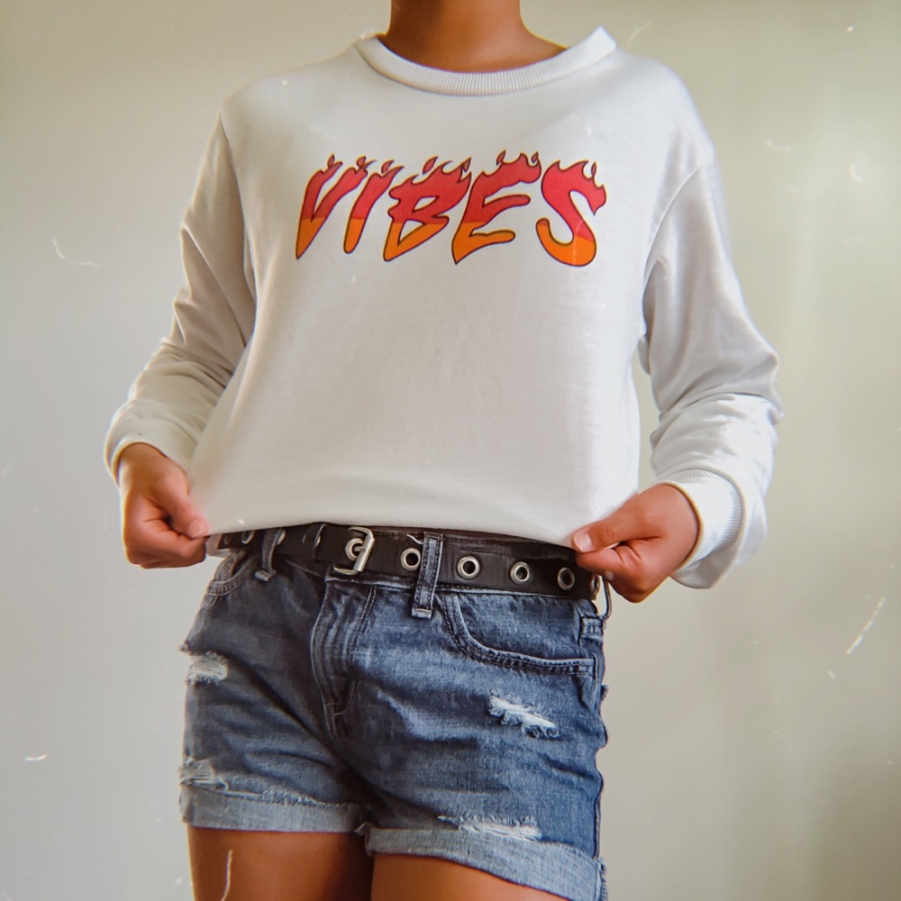 ✰ Cropped Graphic Design Sweatshirt ✰